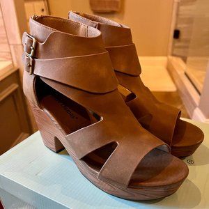 Pierre Dumas Gladiator Platform Sandals